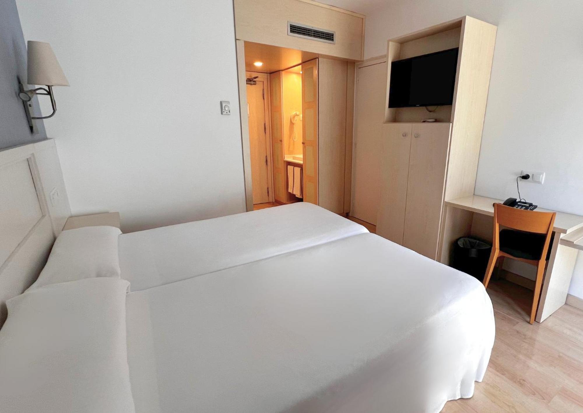 Double Room,1742634314:JPEG
